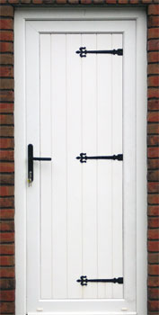 White D1 with barn style hinge