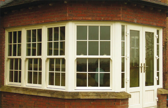 Cream vertical sliding authentic Georgian